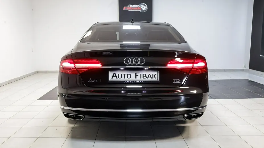 AUDI A8 -