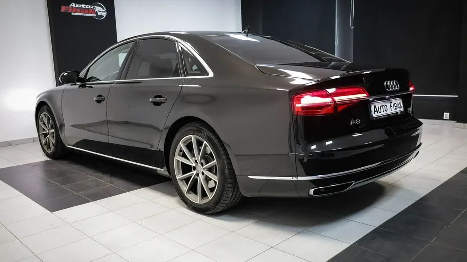 AUDI A8 -