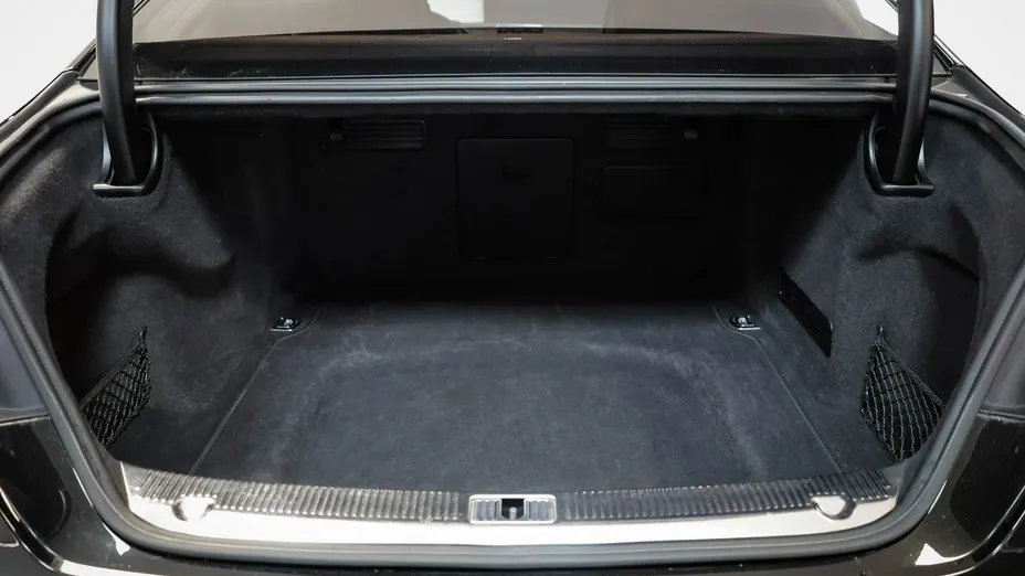 AUDI A8 -