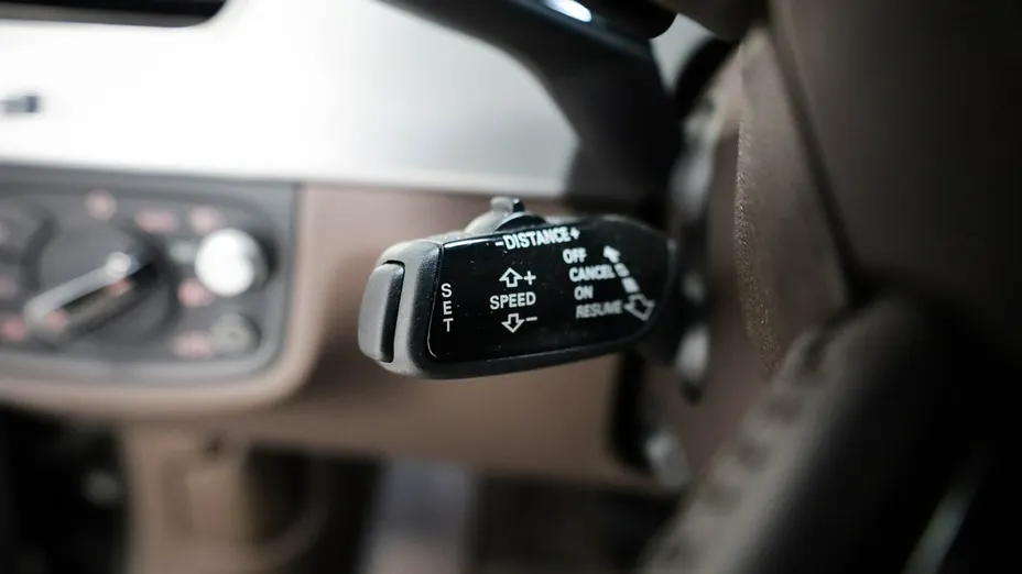 AUDI A8 -