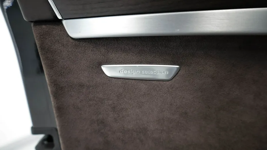 AUDI A8 -