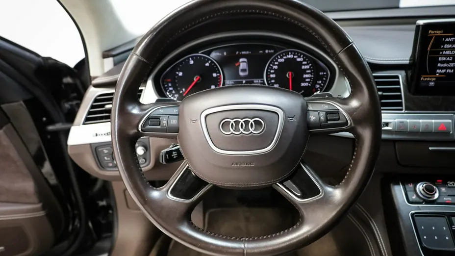 AUDI A8 -