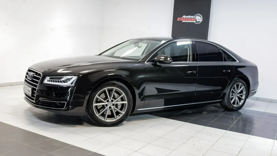 AUDI A8 -
