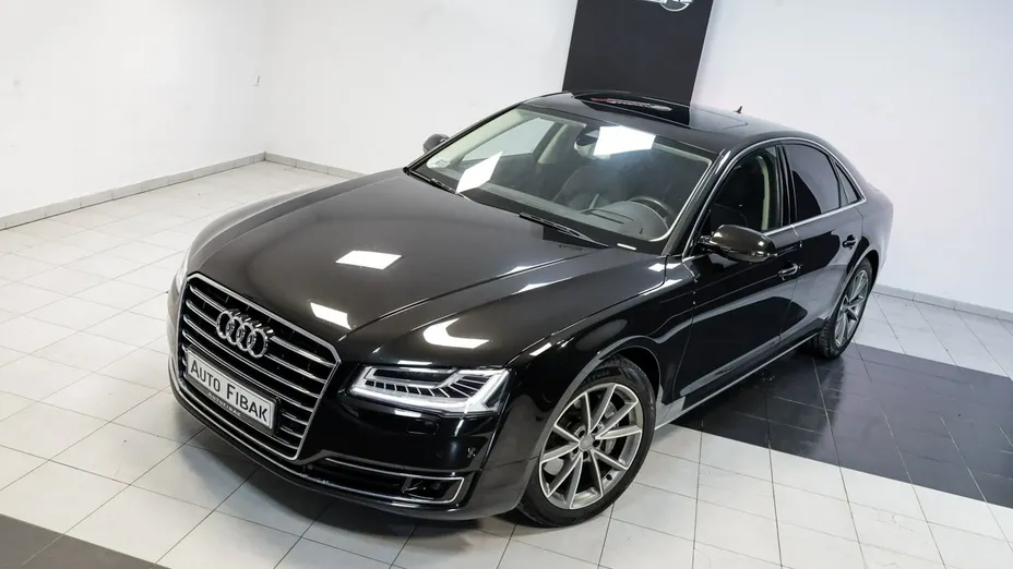 AUDI A8 -