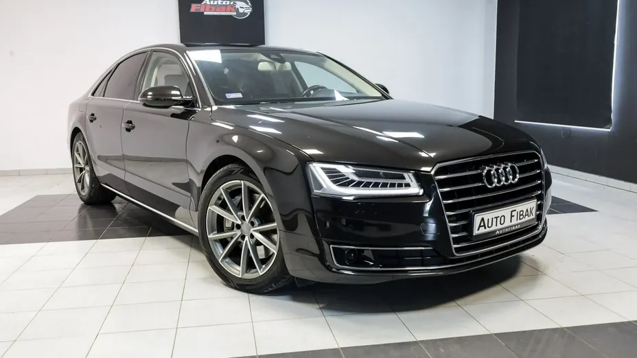 AUDI A8 -