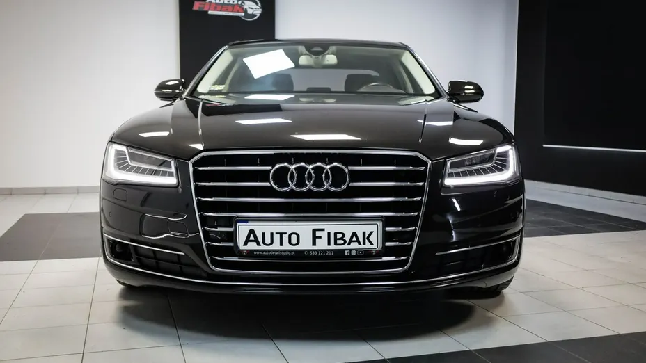 AUDI A8 -