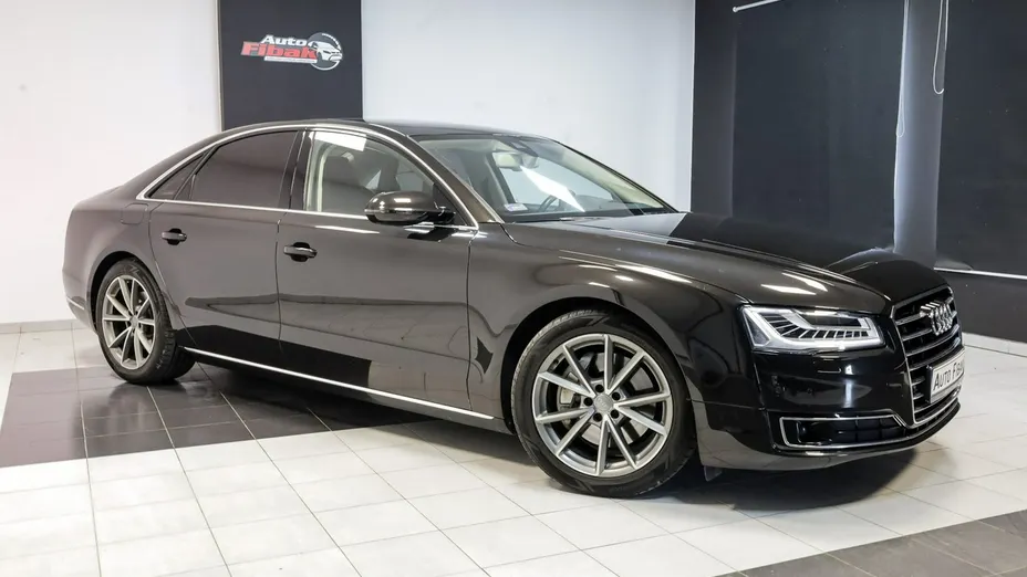 AUDI A8 -