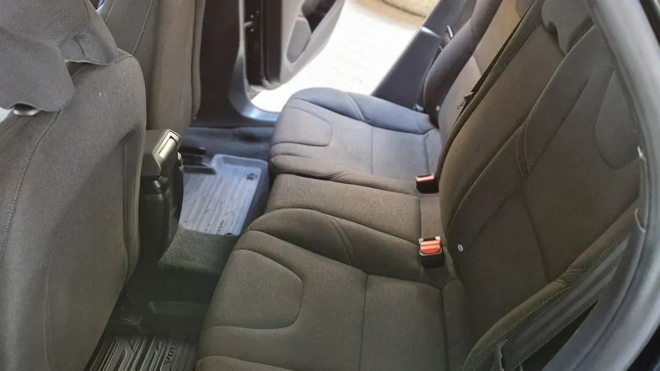 VOLVO V40 -