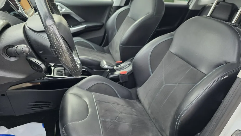 PEUGEOT 2008 -