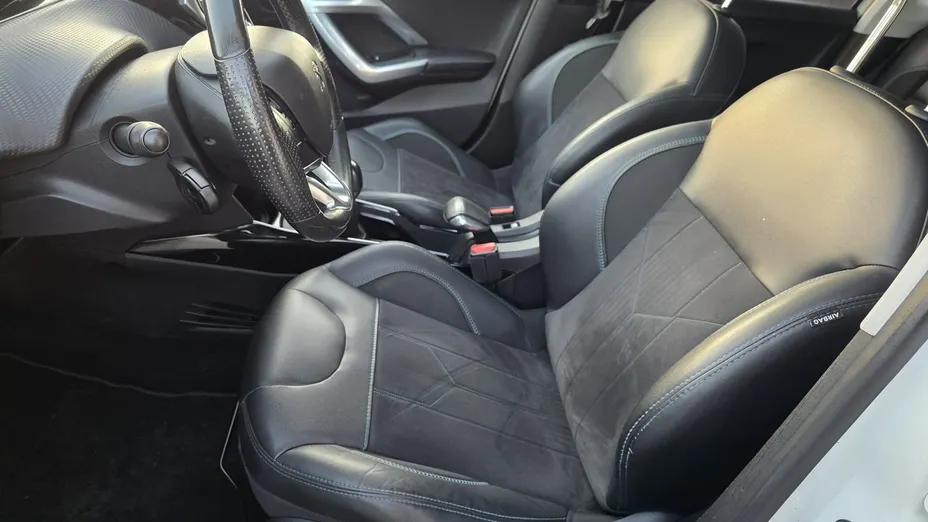 PEUGEOT 2008 -