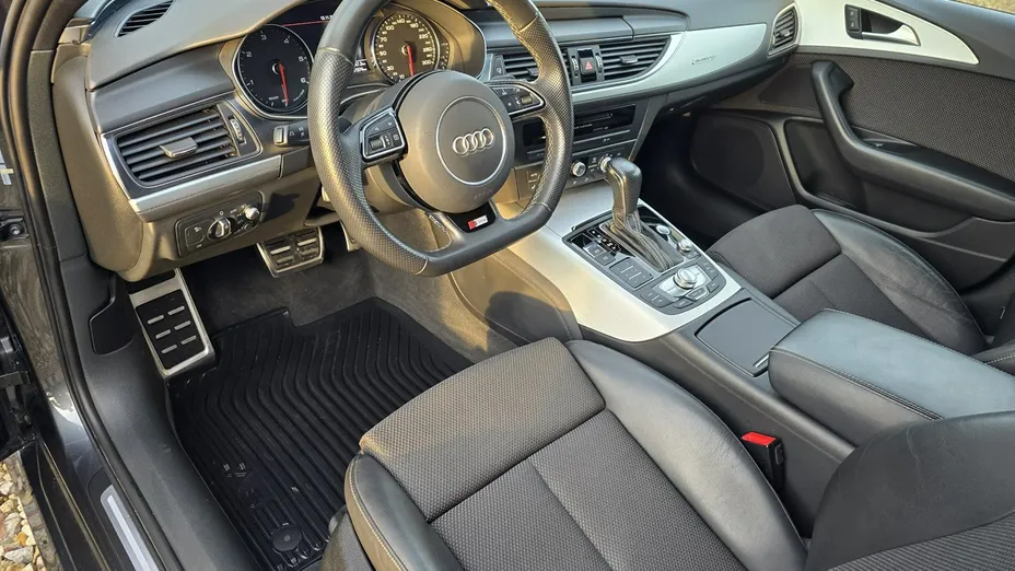 AUDI A6 -