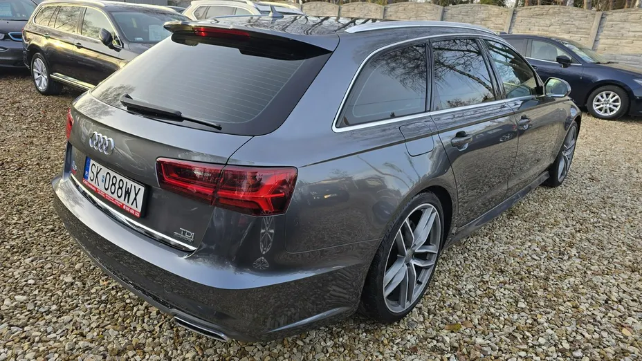 AUDI A6 -