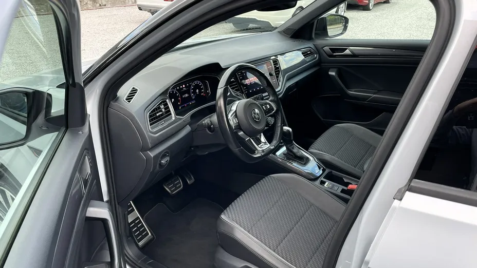 VOLKSWAGEN T-ROC -