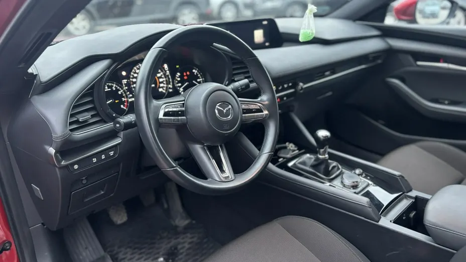 MAZDA 3 -