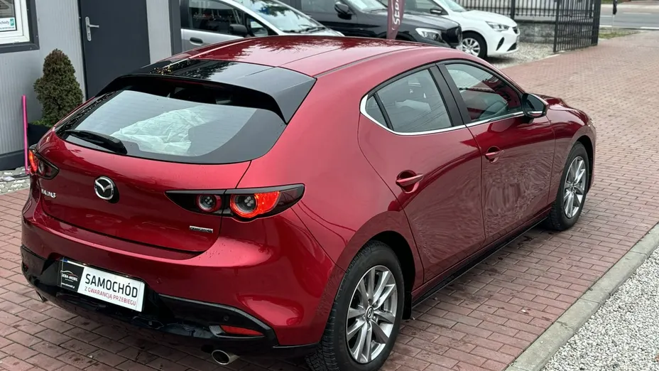 MAZDA 3 -
