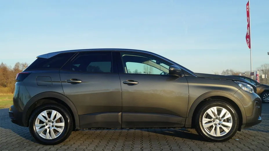 PEUGEOT 3008 -