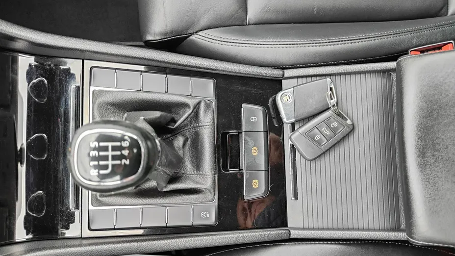 SKODA Superb -
