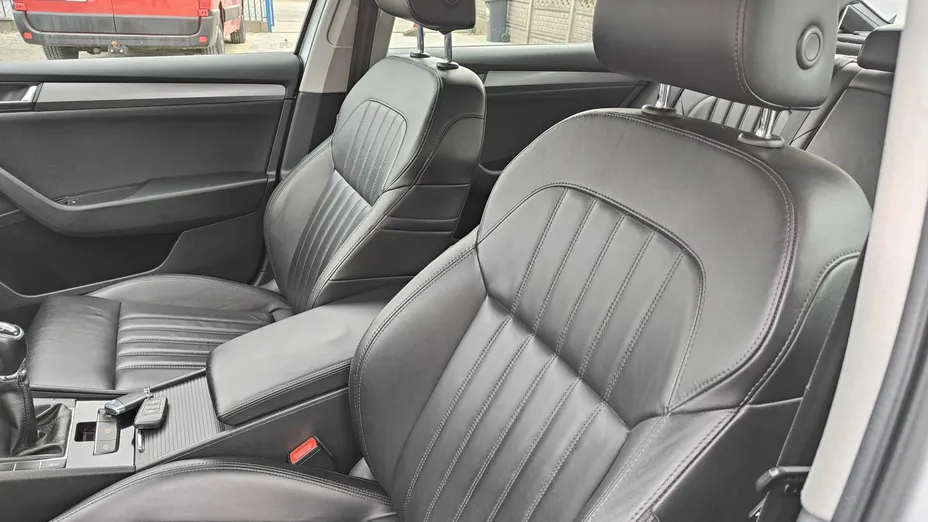 SKODA Superb -
