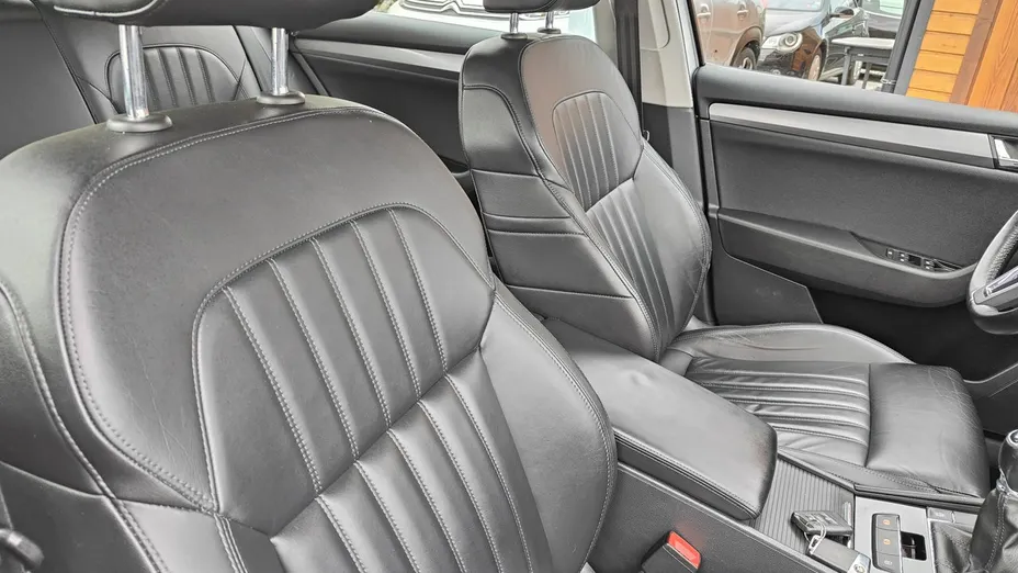 SKODA Superb -