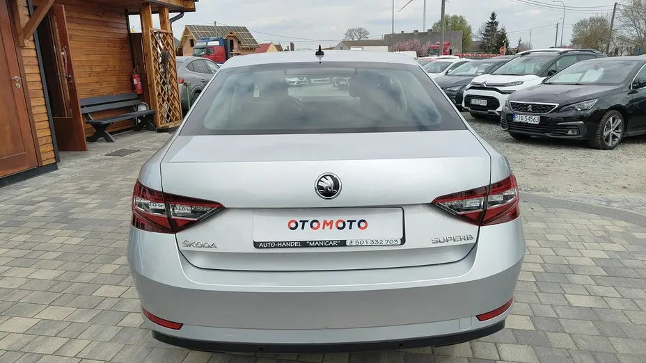 SKODA Superb -