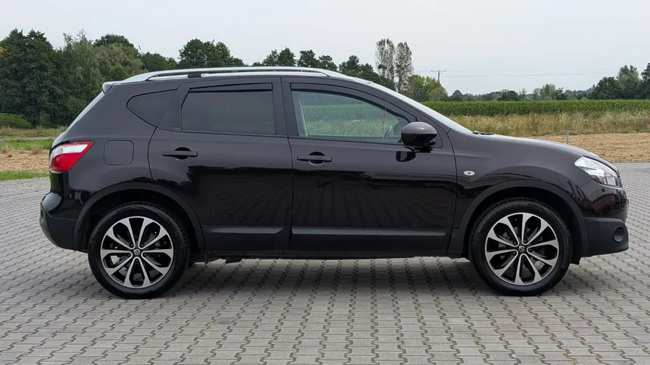 NISSAN Qashqai -