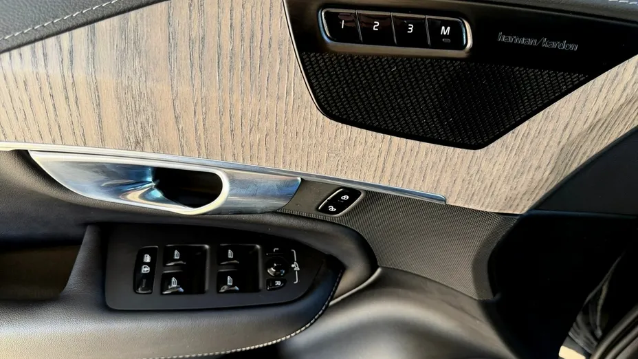 VOLVO XC90 -