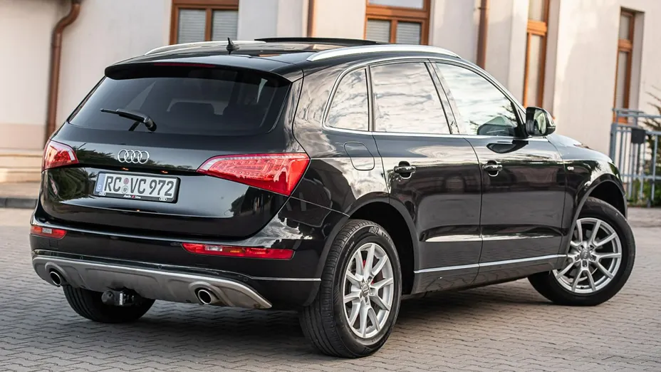 AUDI Q5 -