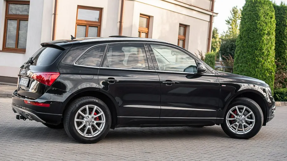 AUDI Q5 -