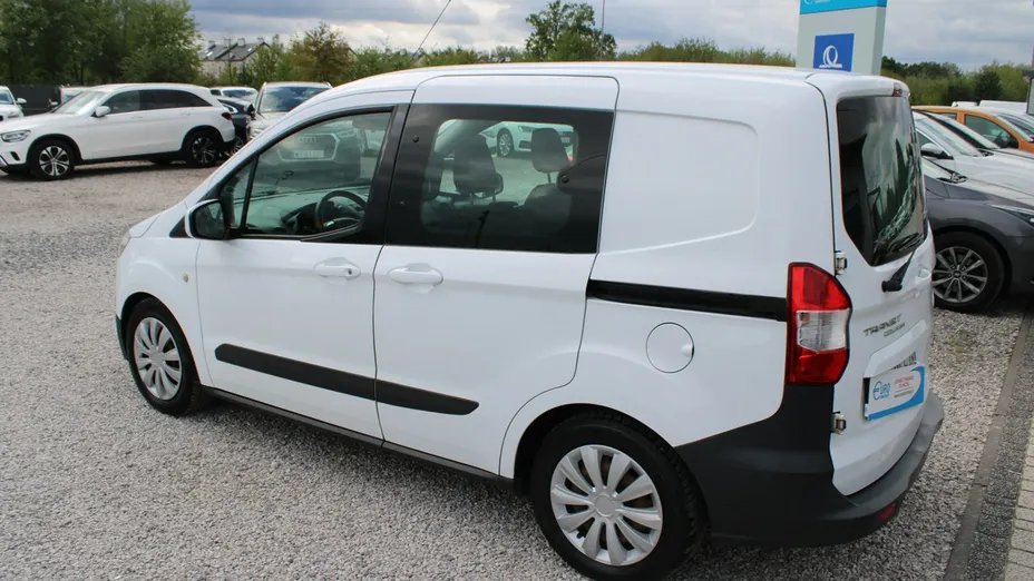 FORD Transit Courier -