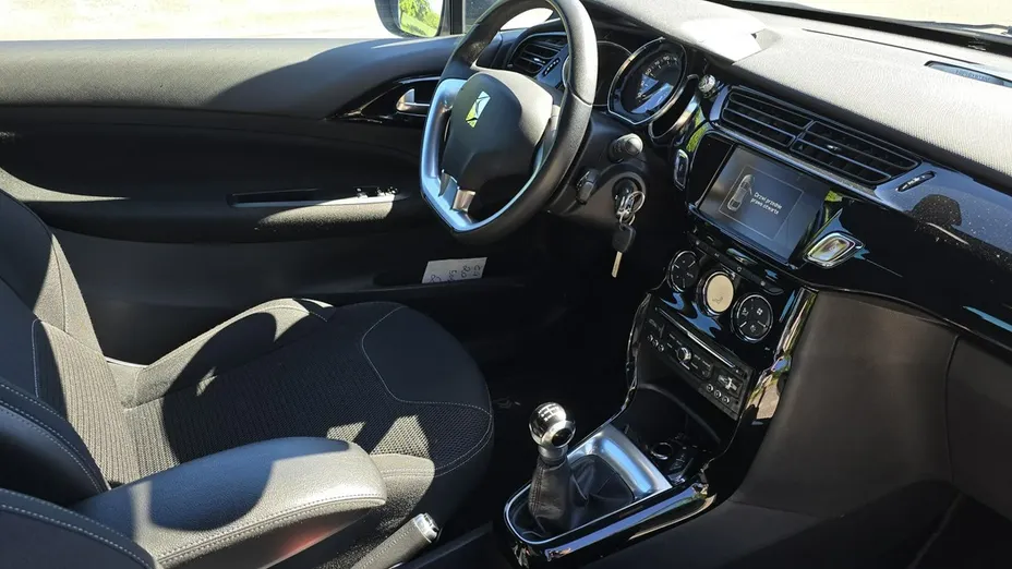 CITROEN DS3 -
