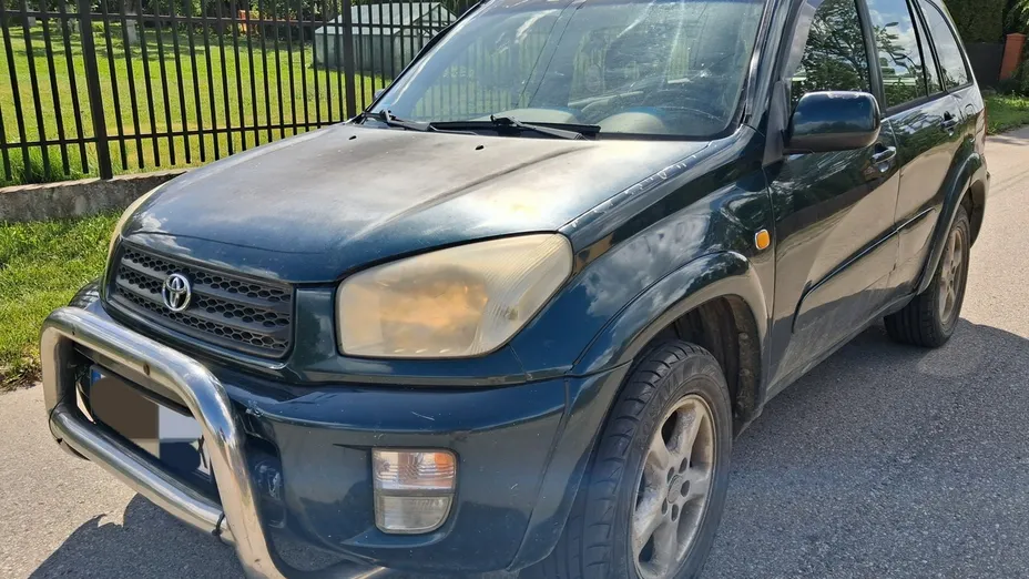 TOYOTA RAV4 -