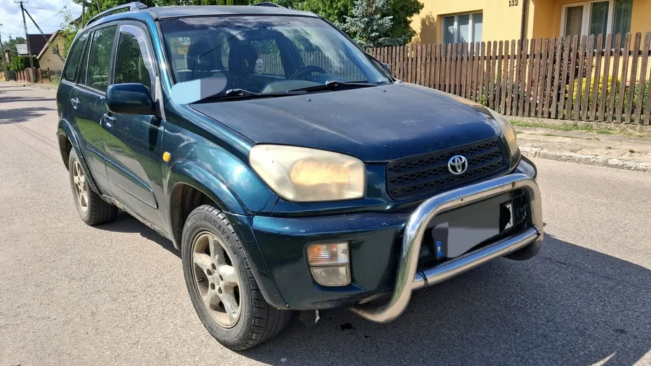 TOYOTA RAV4 -