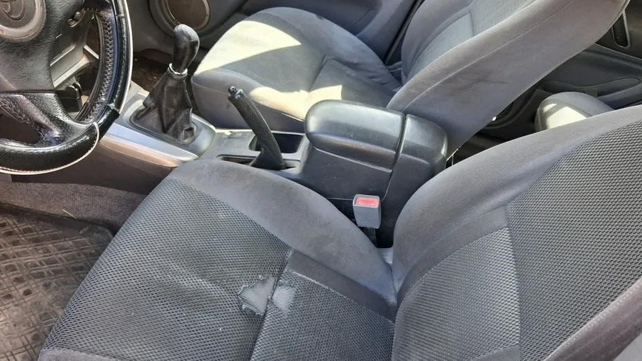 TOYOTA RAV4 -