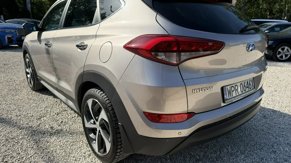 HYUNDAI Tucson -