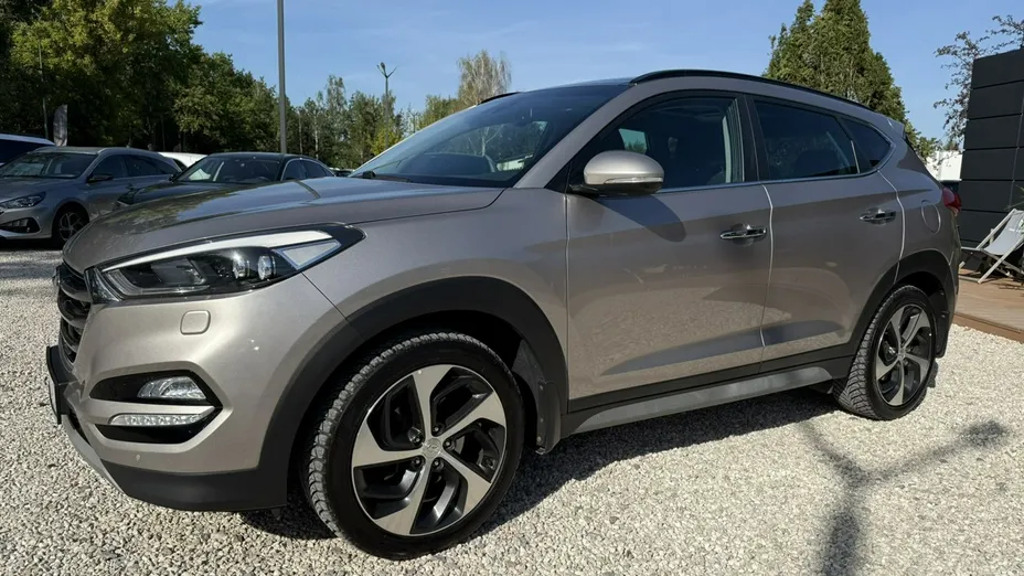 HYUNDAI Tucson -