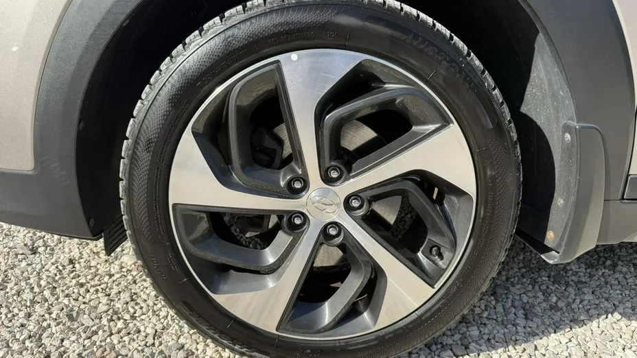 HYUNDAI Tucson -