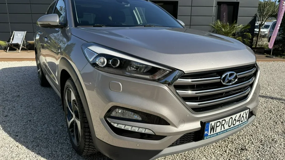 HYUNDAI Tucson -