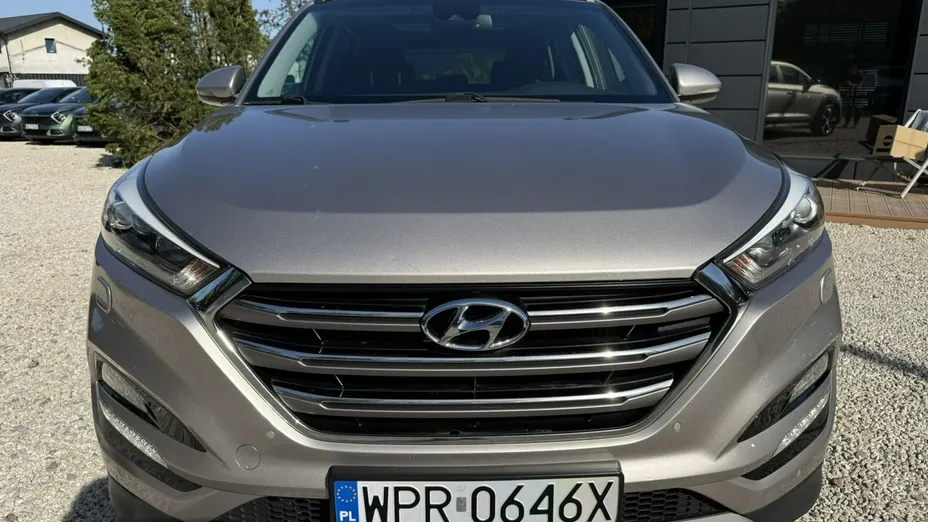 HYUNDAI Tucson -