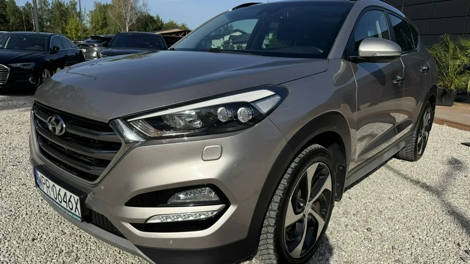 HYUNDAI Tucson -