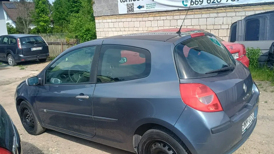 RENAULT Clio -