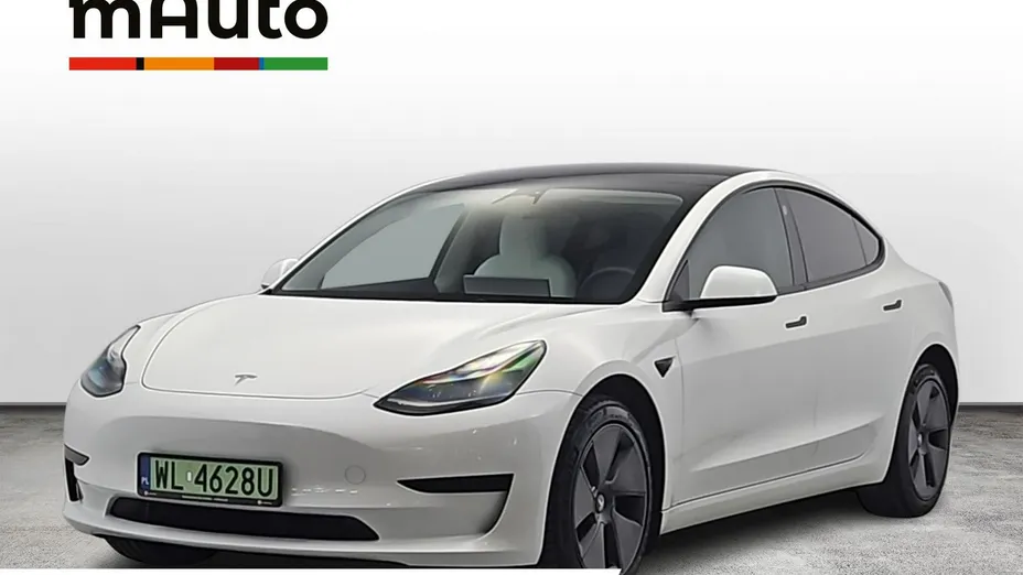 TESLA Model 3 -