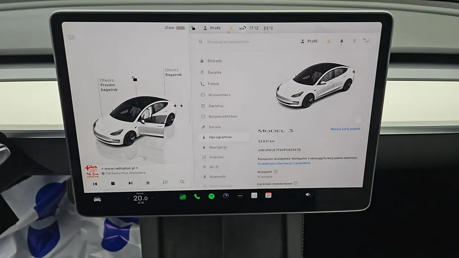 TESLA Model 3 -