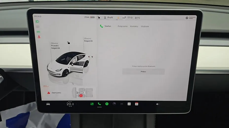 TESLA Model 3 -