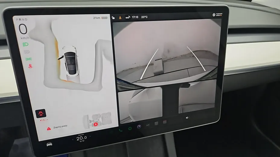 TESLA Model 3 -