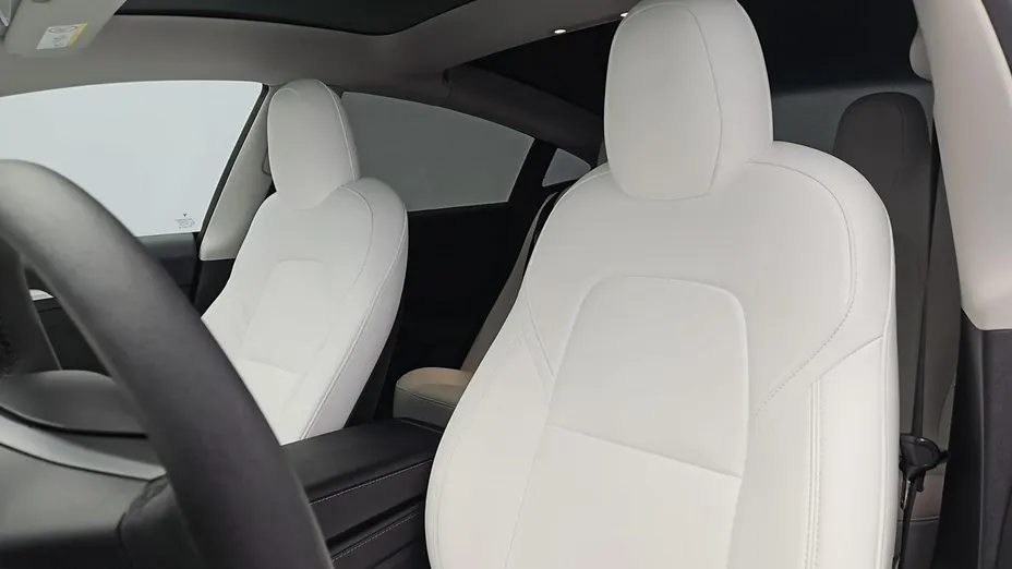 TESLA Model 3 -