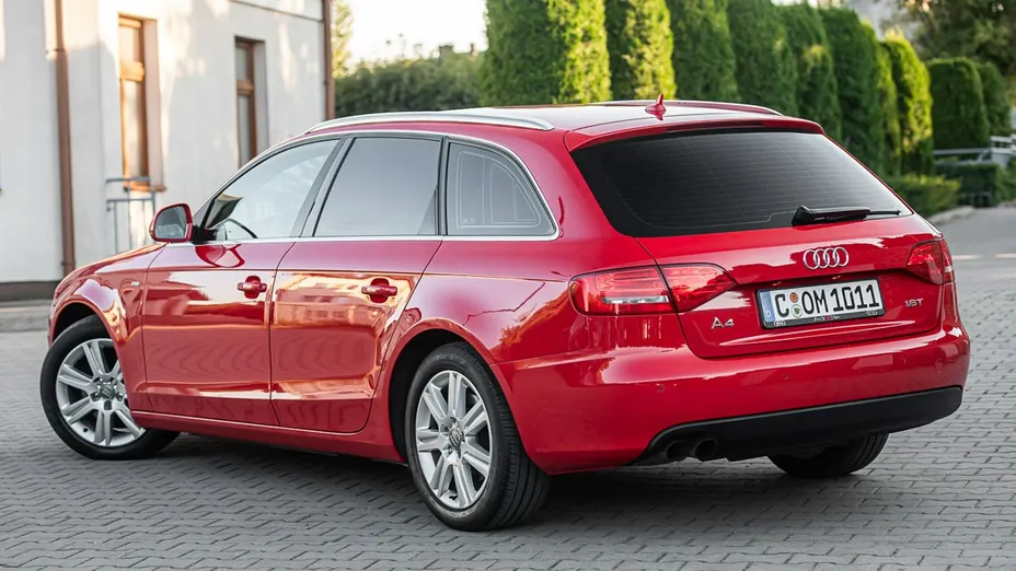 AUDI A4 -