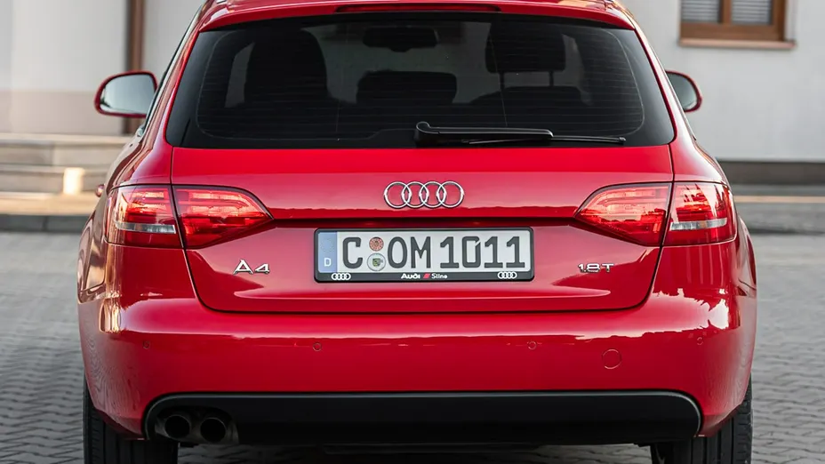 AUDI A4 -