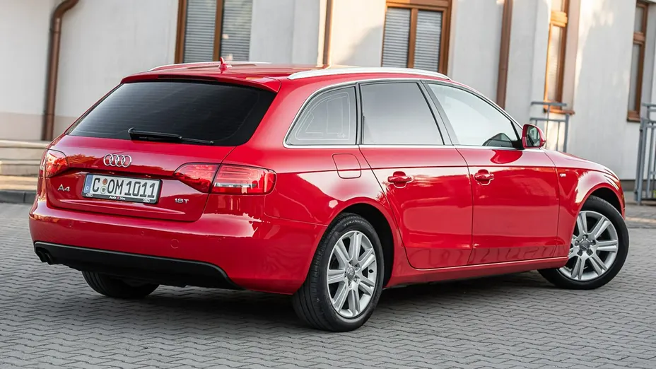 AUDI A4 -