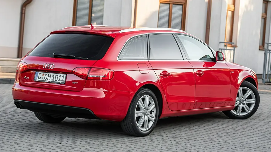 AUDI A4 -
