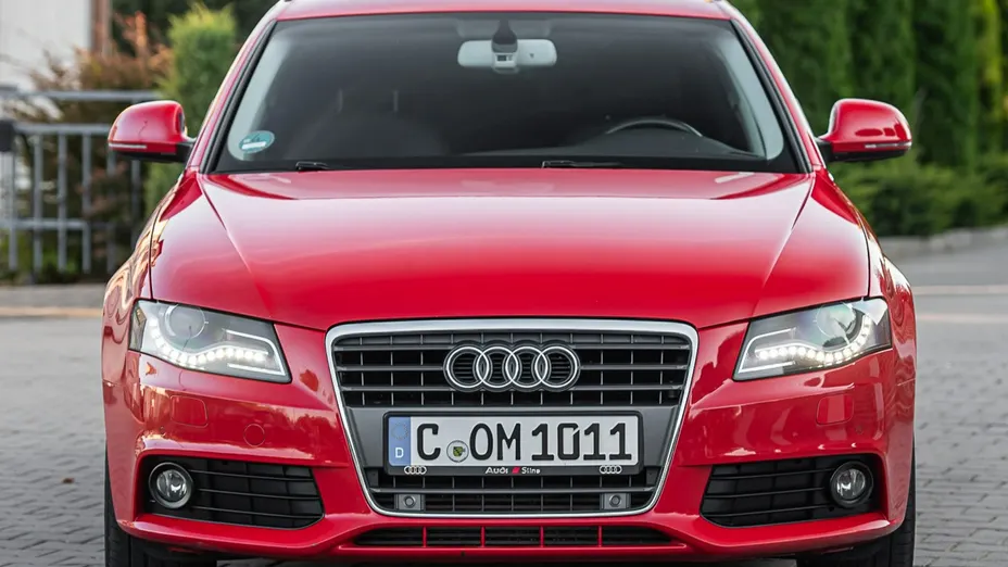 AUDI A4 -